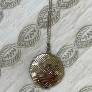 💕House of Harlow silver locket necklace